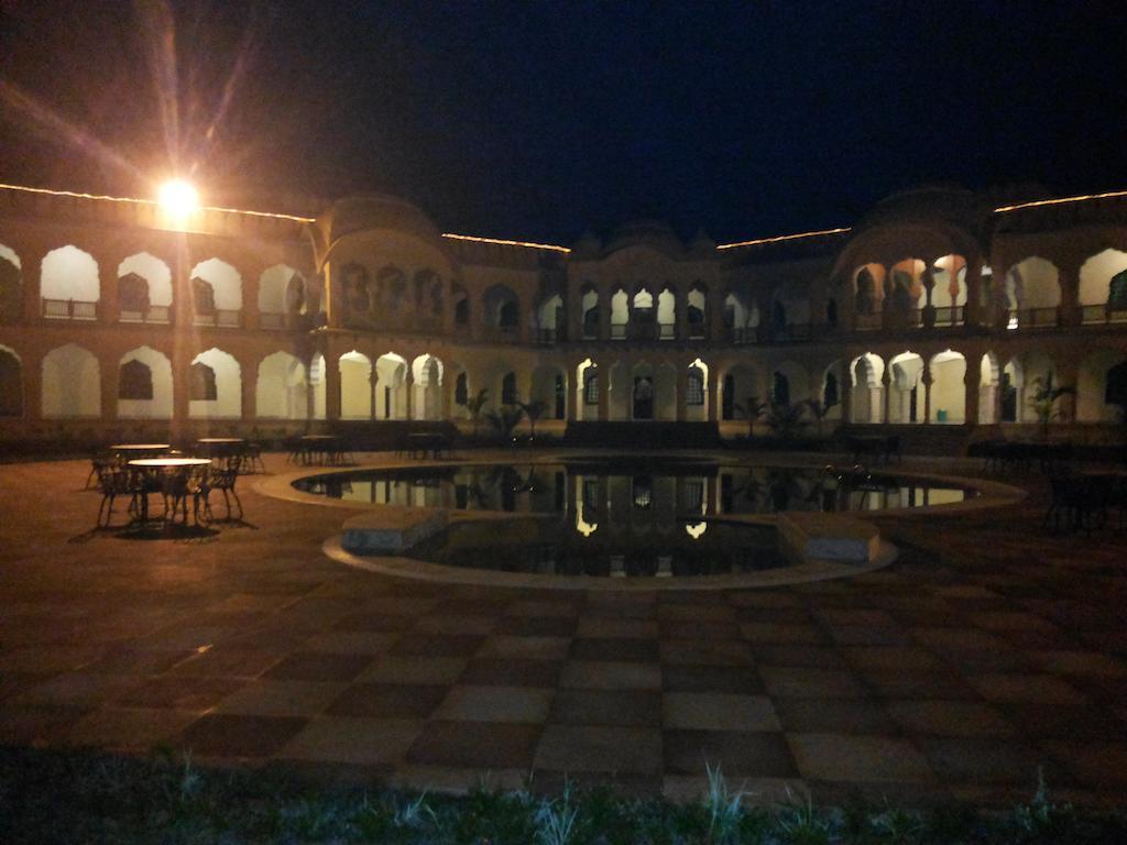 אורצ'ה V Resorts Rajmahal מראה חיצוני תמונה