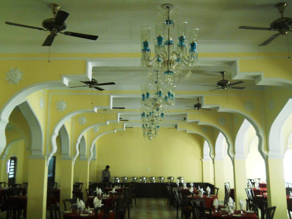 אורצ'ה V Resorts Rajmahal מראה חיצוני תמונה