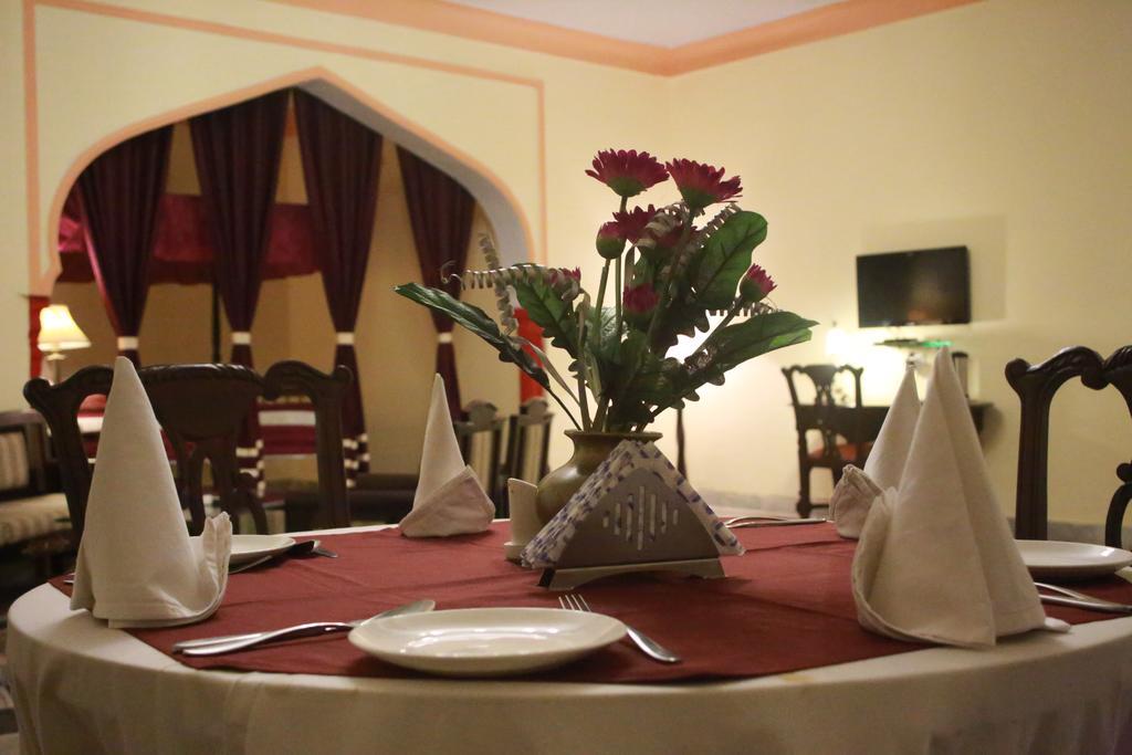 אורצ'ה V Resorts Rajmahal מראה חיצוני תמונה