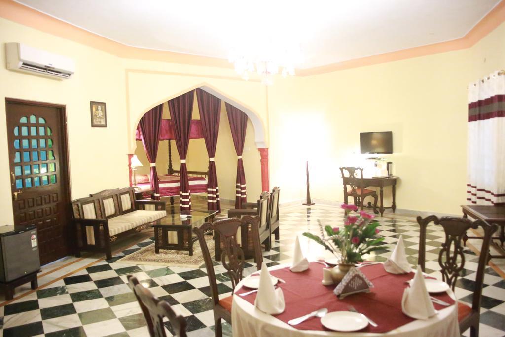 אורצ'ה V Resorts Rajmahal מראה חיצוני תמונה