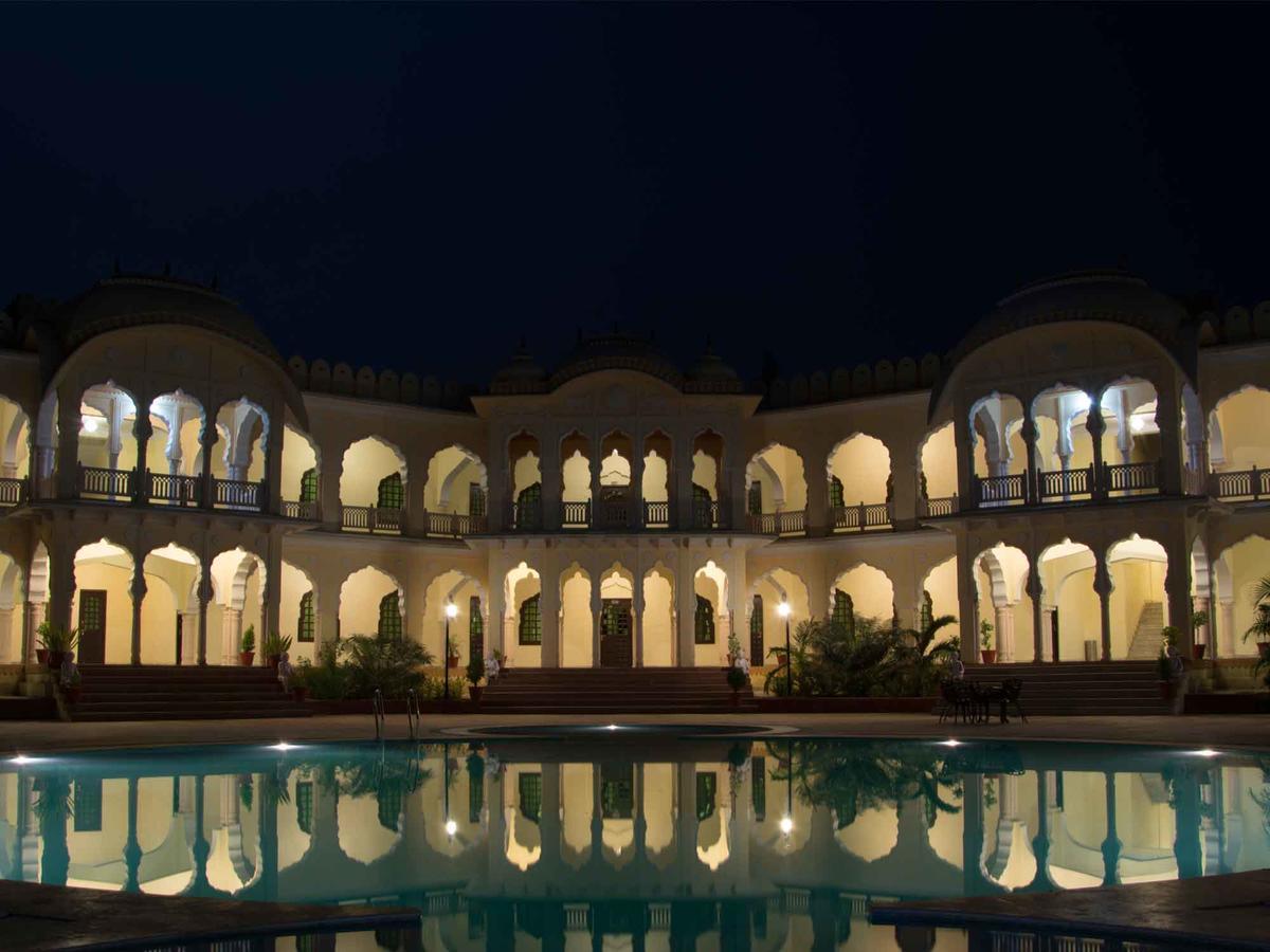 אורצ'ה V Resorts Rajmahal מראה חיצוני תמונה