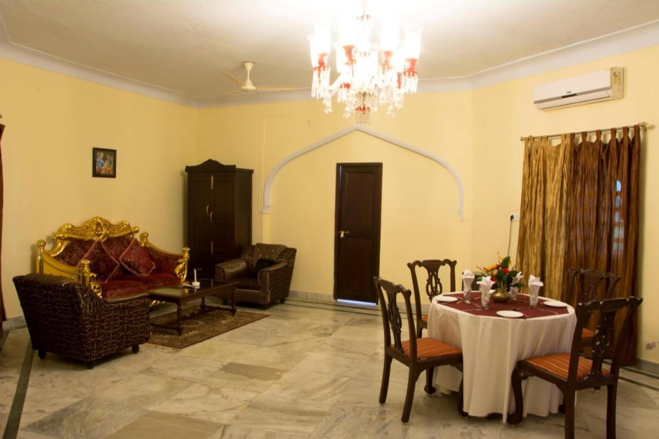 אורצ'ה V Resorts Rajmahal מראה חיצוני תמונה