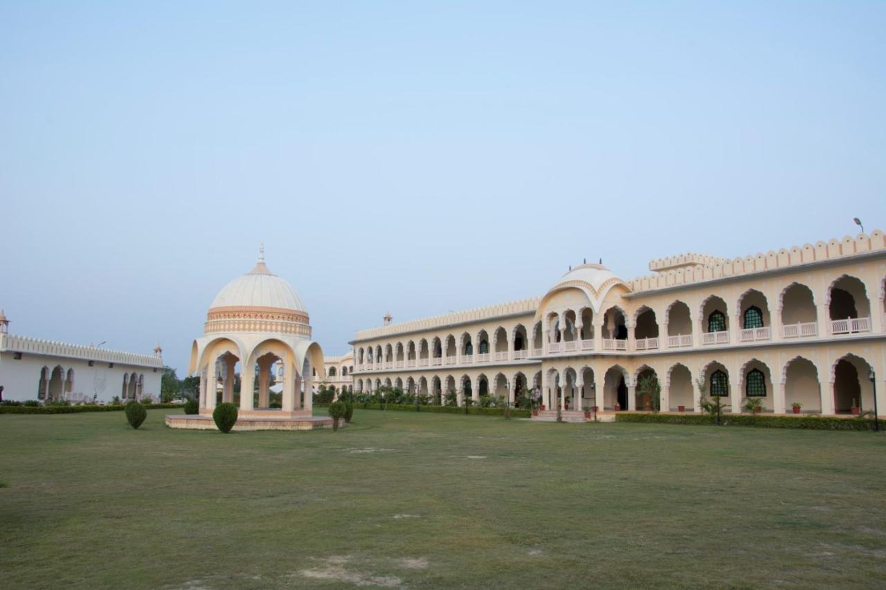 אורצ'ה V Resorts Rajmahal מראה חיצוני תמונה