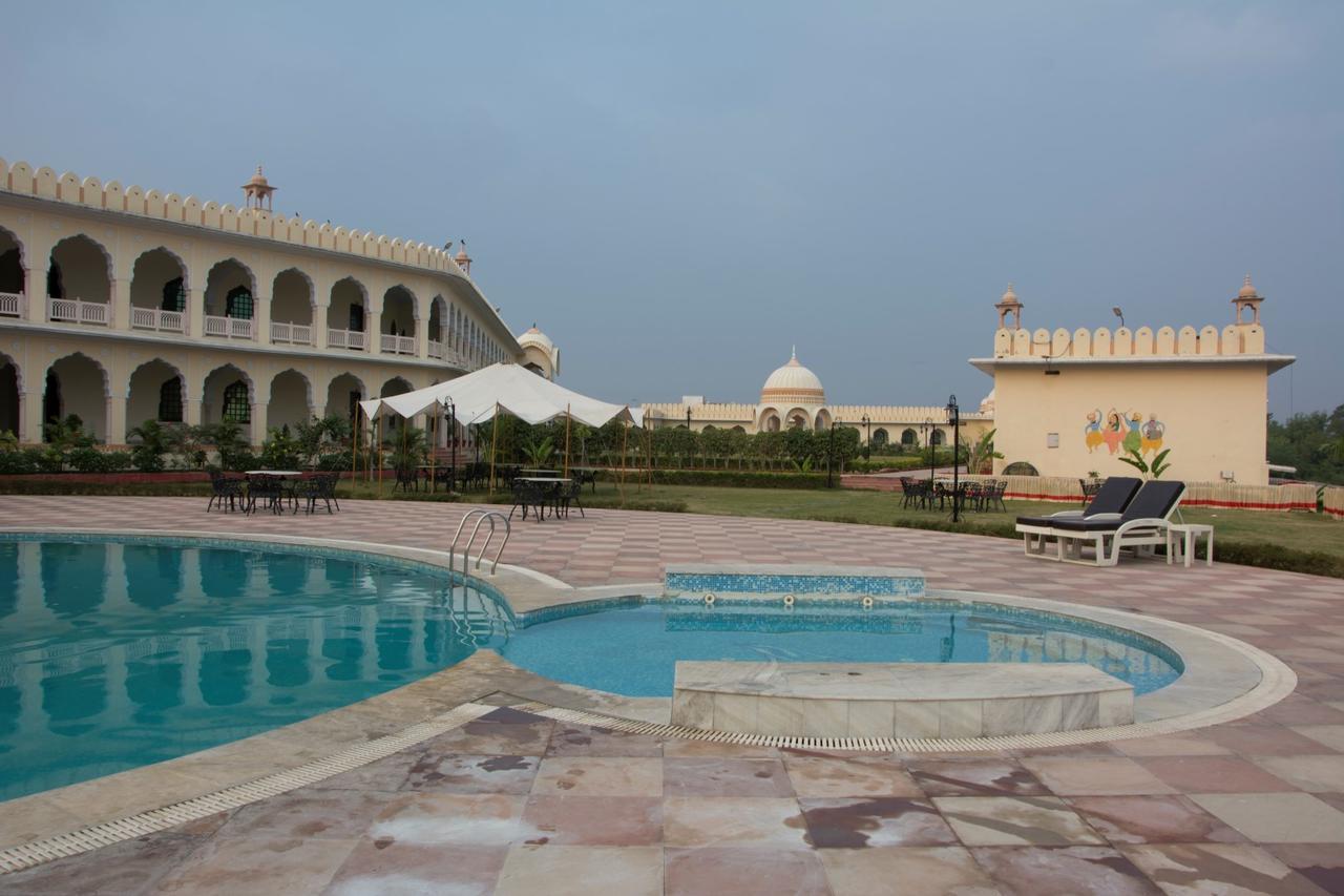 אורצ'ה V Resorts Rajmahal מראה חיצוני תמונה