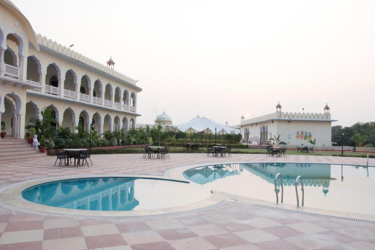 אורצ'ה V Resorts Rajmahal מראה חיצוני תמונה