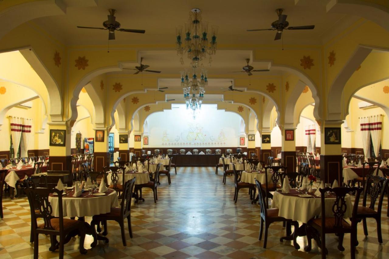 אורצ'ה V Resorts Rajmahal מראה חיצוני תמונה