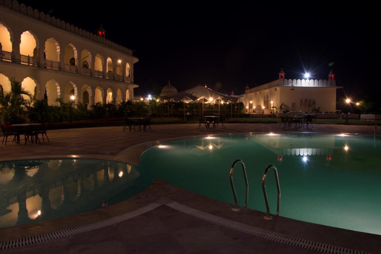 אורצ'ה V Resorts Rajmahal מראה חיצוני תמונה
