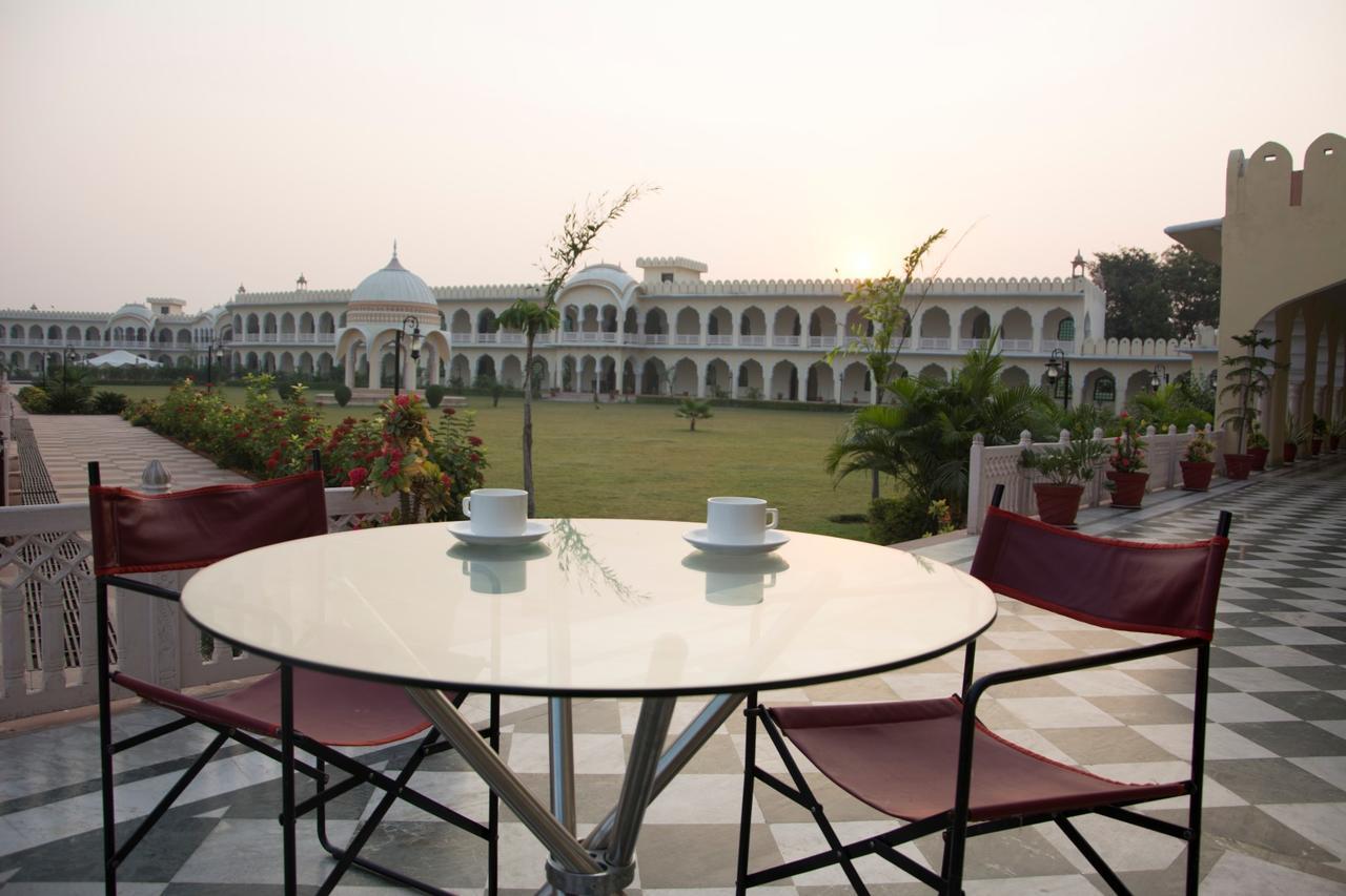 אורצ'ה V Resorts Rajmahal מראה חיצוני תמונה
