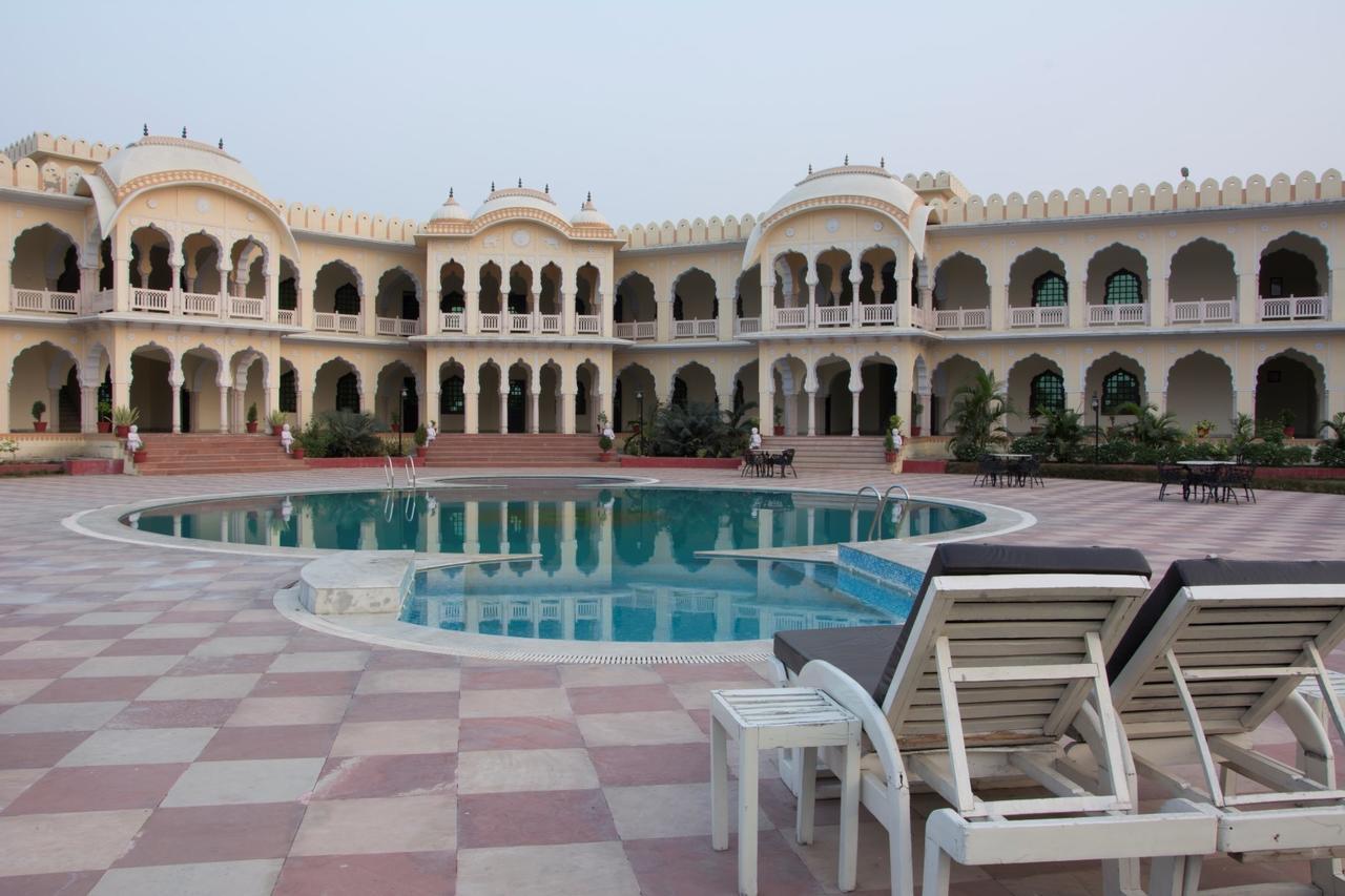 אורצ'ה V Resorts Rajmahal מראה חיצוני תמונה