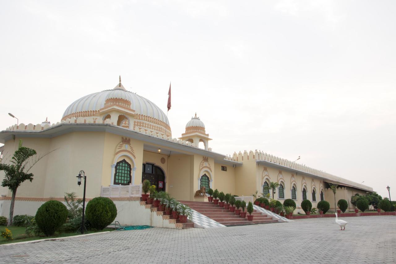 אורצ'ה V Resorts Rajmahal מראה חיצוני תמונה