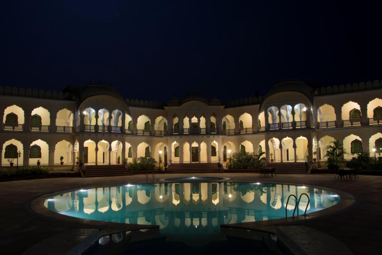 אורצ'ה V Resorts Rajmahal מראה חיצוני תמונה